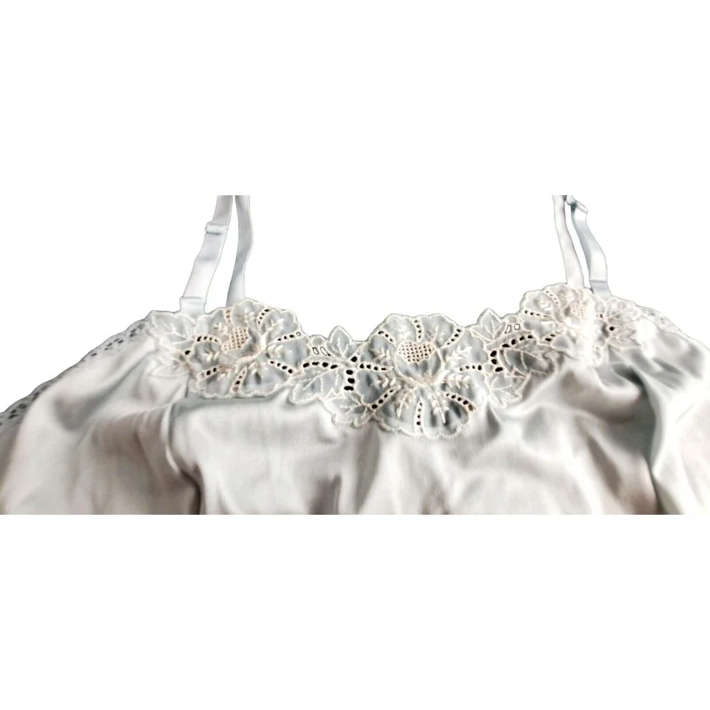 Vintage VANITY FAIR Women's Light Blue Camisole Slip Size 34 Lace‎ Trim USA